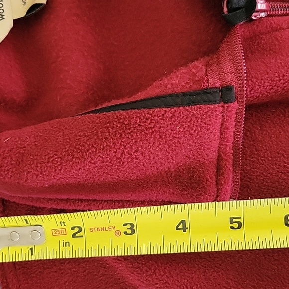 Woolrich Women's Lg Burgandy Fleece Vest - Picture 12 of 16